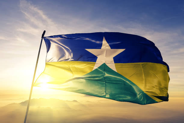 Bandeira do estado de Rondônia ao pôr do sol